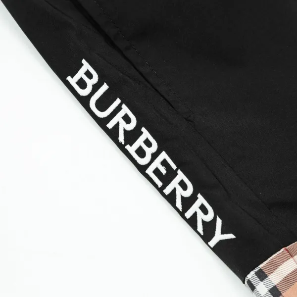 【BURBERRY  公式旗艦店】バーバリー  ショートパンツご好評に付き再入荷！250226