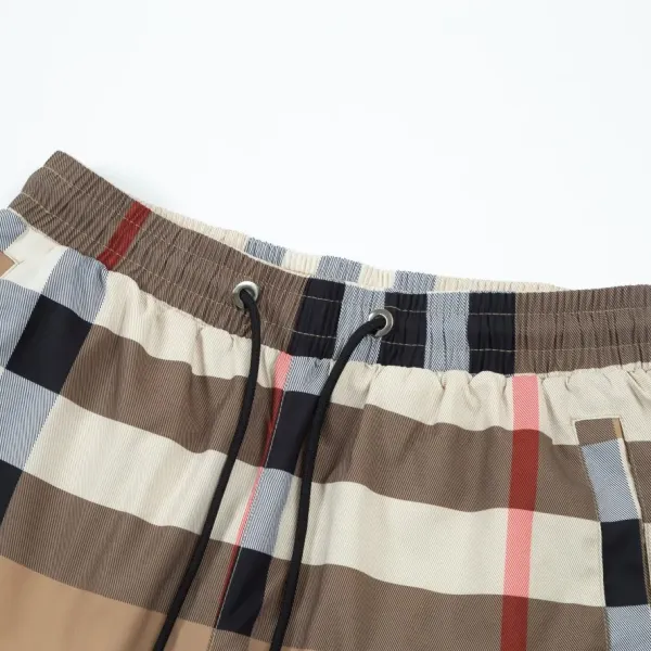 【BURBERRY 公式旗艦店】バーバリー ショートパンツご好評に付き再入荷 240801 【BURBERRY 公式旗艦店】バーバリー ショートパンツご好評に付き再入荷 240801