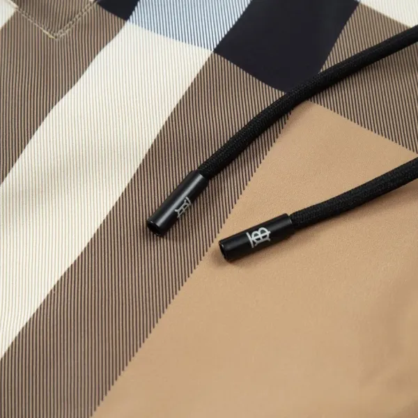 【BURBERRY 公式旗艦店】バーバリー ショートパンツご好評に付き再入荷 240801 【BURBERRY 公式旗艦店】バーバリー ショートパンツご好評に付き再入荷 240801