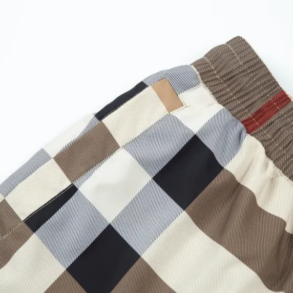 【BURBERRY 公式旗艦店】バーバリー ショートパンツご好評に付き再入荷 240801 【BURBERRY 公式旗艦店】バーバリー ショートパンツご好評に付き再入荷 240801