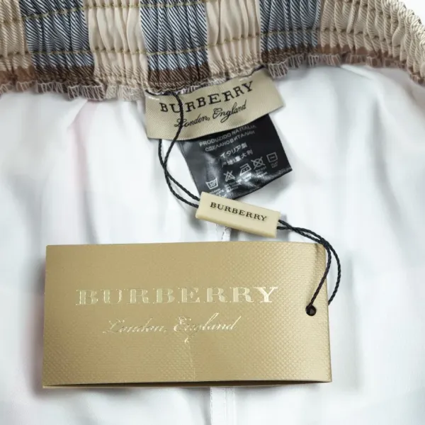 【BURBERRY 公式旗艦店】バーバリー ショートパンツご好評に付き再入荷 240801 【BURBERRY 公式旗艦店】バーバリー ショートパンツご好評に付き再入荷 240801