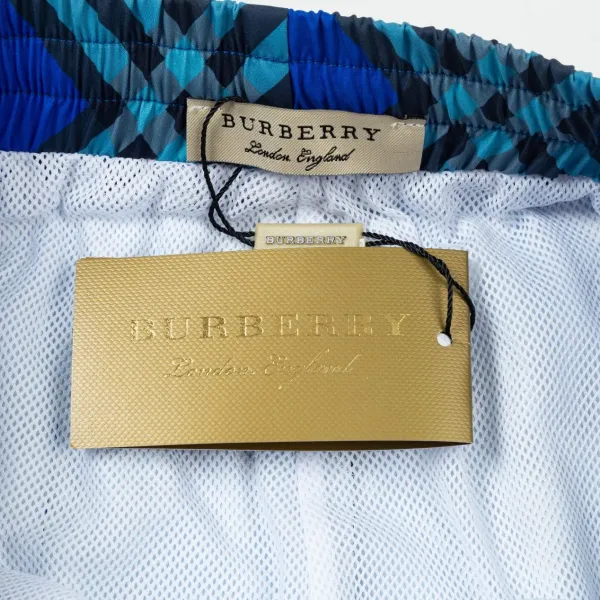 【BURBERRY 公式旗艦店】バーバリー  ショートパンツご好評に付き再入荷 24627