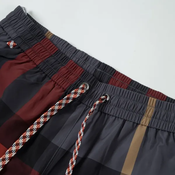 【BURBERRY  公式旗艦店】バーバリー  ショートパンツご好評に付き再入荷！