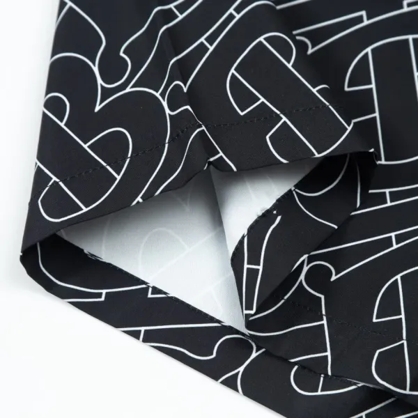 【BURBERRY  公式旗艦店】バーバリー  ショートパンツ  ご好評に付き再入荷！