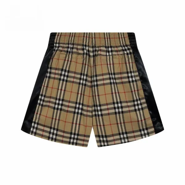【BURBERRY  公式旗艦店】バーバリー  ショートパンツ  ご好評に付き再入荷！