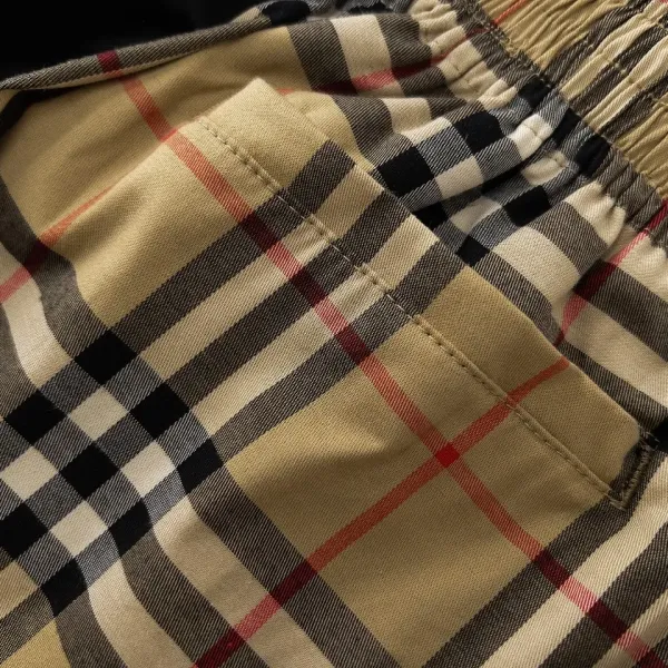 【BURBERRY  公式旗艦店】バーバリー  ショートパンツ  ご好評に付き再入荷！