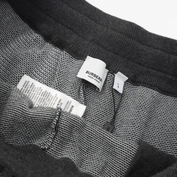 【BURBERRY  公式旗艦店】バーバリー  ショートパンツ  ご好評に付き再入荷！