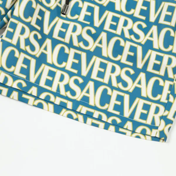 【VERSACE  公式旗艦店】ヴェルサーチ  ショートパンツご好評に付き再入荷 24628