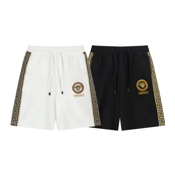 【VERSACE  公式旗艦店】ヴェルサーチ  ショートパンツ  ご好評に付き再入荷！