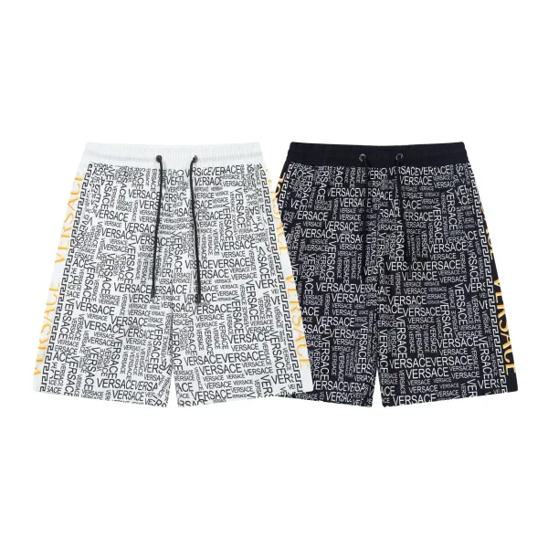 【VERSACE  公式旗艦店】ヴェルサーチ  ショートパンツ  ご好評に付き再入荷！