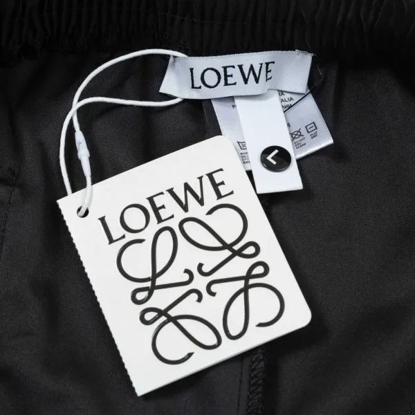 【LOEWE  公式旗艦店】ロエベ ショートパンツご好評に付き再入荷！250227