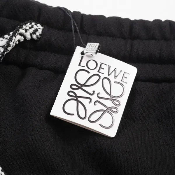 【LOEWE  公式旗艦店】ロエベ  ショートパンツご好評に付き再入荷！250227
