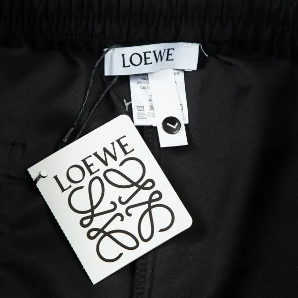 【LOEWE  公式旗艦店】ロエベ   ショートパンツ  ご好評に付き再入荷！