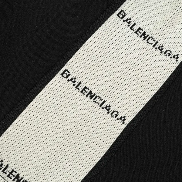 【BALENCIAGA  公式旗艦店】バレンシアガ  ショートパンツご好評に付き再入荷！250227