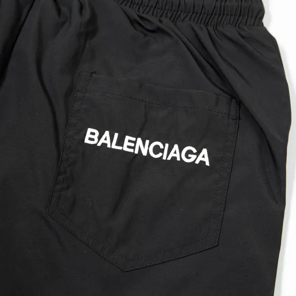 【BALENCIAGA  公式旗艦店】バレンシアガ   ショートパンツご好評に付き再入荷！250227