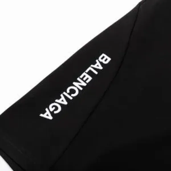 【BALENCIAGA  公式旗艦店】バレンシアガ  ショートパンツご好評に付き再入荷！250227