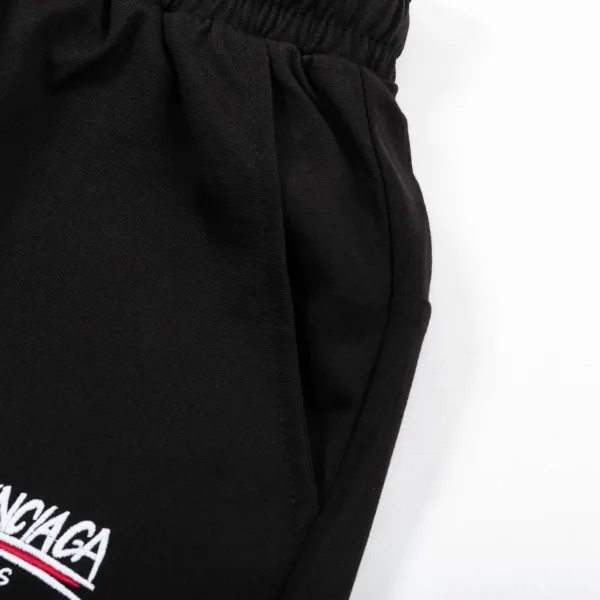 【BALENCIAGA 公式旗艦店】バレンシアガ ショートパンツご好評に付き再入荷!250227 【BALENCIAGA 公式旗艦店】バレンシアガ ショートパンツご好評に付き再入荷!250227