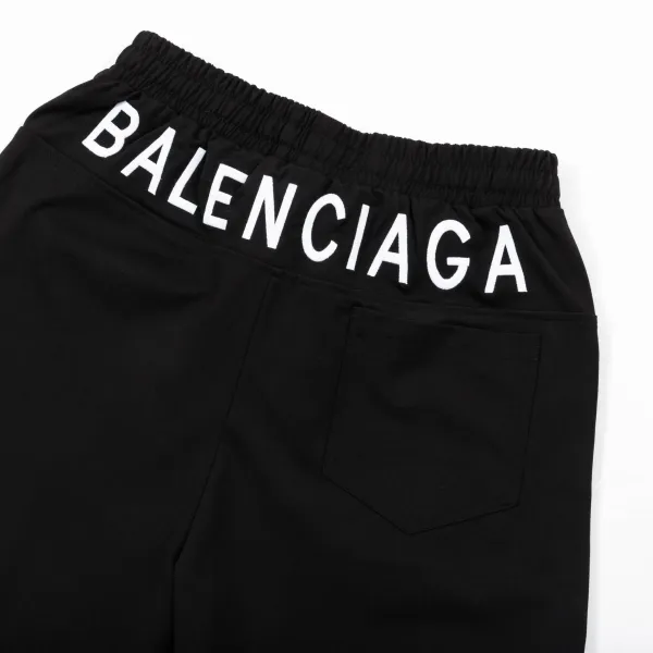 【BALENCIAGA 公式旗艦店】バレンシアガ ショートパンツご好評に付き再入荷!250227 【BALENCIAGA 公式旗艦店】バレンシアガ ショートパンツご好評に付き再入荷!250227