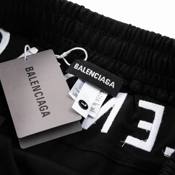 【BALENCIAGA 公式旗艦店】バレンシアガ ショートパンツご好評に付き再入荷!250227 【BALENCIAGA 公式旗艦店】バレンシアガ ショートパンツご好評に付き再入荷!250227