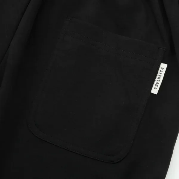 【BALENCIAGA 公式旗艦店】バレンシアガ  ショートパンツ  ご好評に付き再入荷 240717