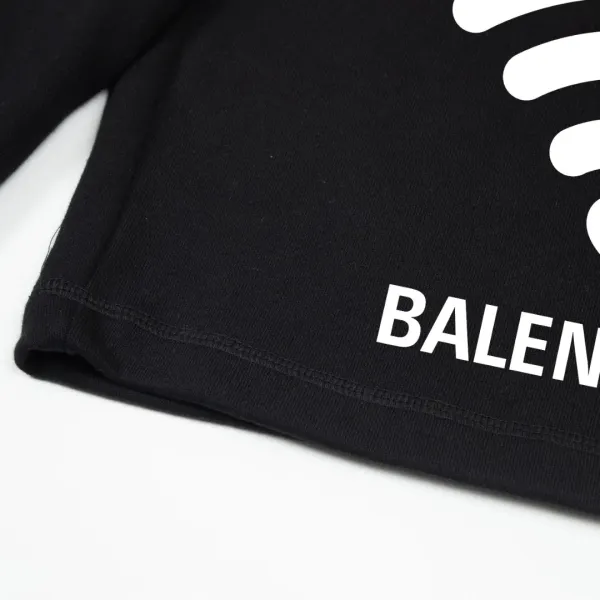 【BALENCIAGA  公式旗艦店】バレンシアガ  ショートパンツ  ご好評に付き再入荷！24612
