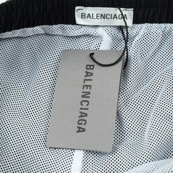 【BALENCIAGA  公式旗艦店】バレンシアガ   ショートパンツ  ご好評に付き再入荷！