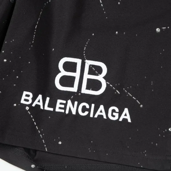 【BALENCIAGA  公式旗艦店】バレンシアガ   ショートパンツ  ご好評に付き再入荷！