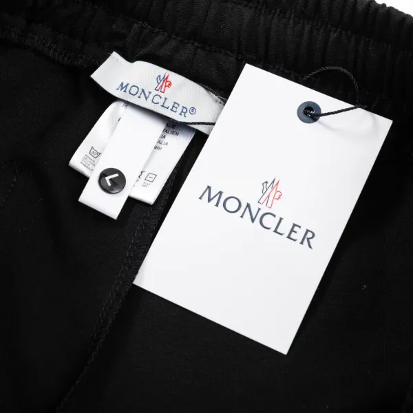 【MONCLER  公式旗艦店】モンクレール   ショートパンツご好評に付き再入荷！250225