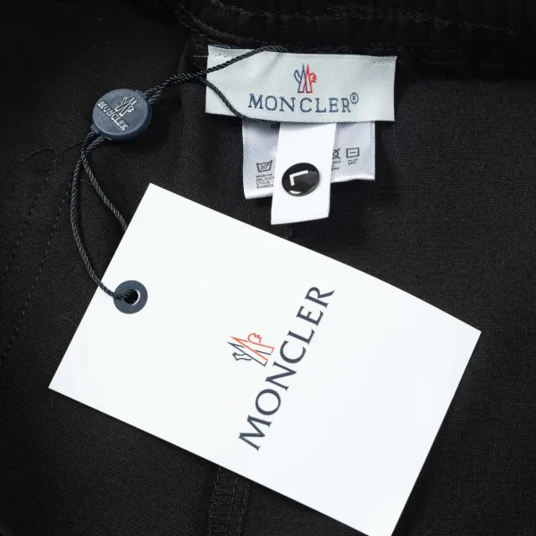 【MONCLER  公式旗艦店】モンクレール   ショートパンツご好評に付き再入荷！250225