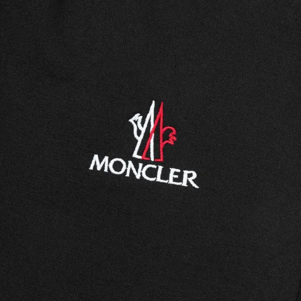 【MONCLER  公式旗艦店】モンクレール   ショートパンツご好評に付き再入荷！250225