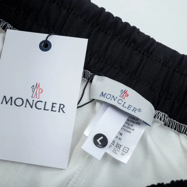 【MONCLER  公式旗艦店】モンクレール   ショートパンツご好評に付き再入荷！250225