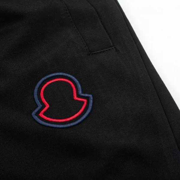 【MONCLER  公式旗艦店】モンクレール   ショートパンツご好評に付き再入荷！250225