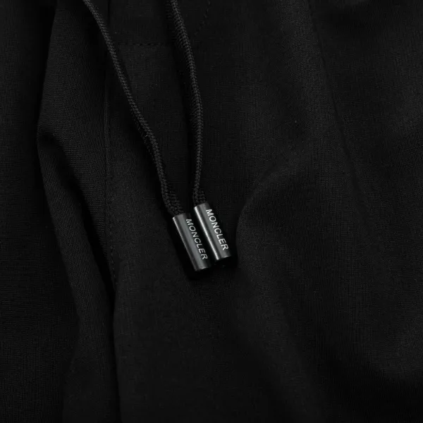 【MONCLER  公式旗艦店】モンクレール   ショートパンツご好評に付き再入荷！250225