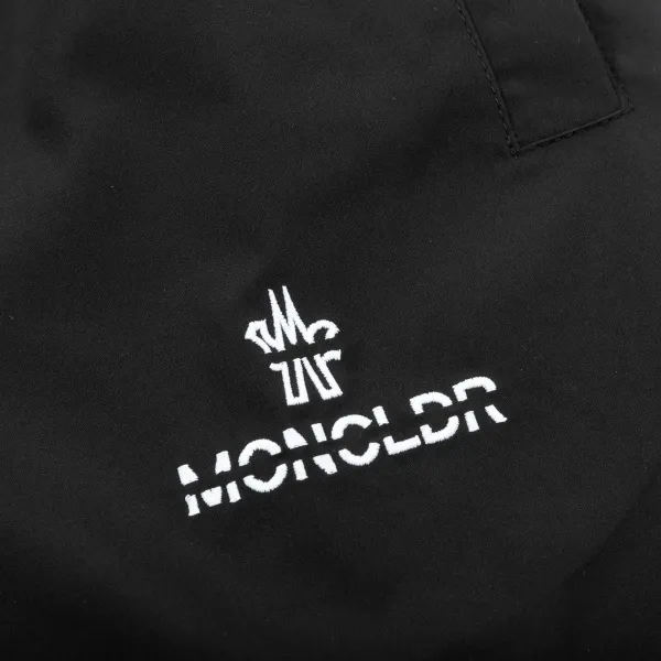 【MONCLER  公式旗艦店】モンクレール   ショートパンツご好評に付き再入荷！250225