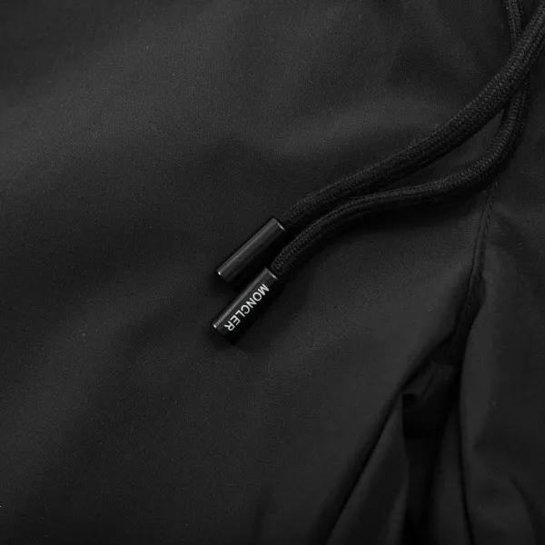 【MONCLER  公式旗艦店】モンクレール   ショートパンツご好評に付き再入荷！250225