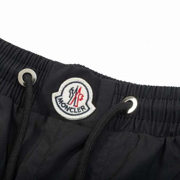 【MONCLER  公式旗艦店】モンクレール   ショートパンツご好評に付き再入荷！250225
