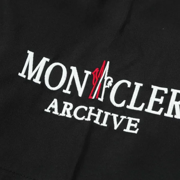 【MONCLER  公式旗艦店】モンクレール   ショートパンツご好評に付き再入荷！250225