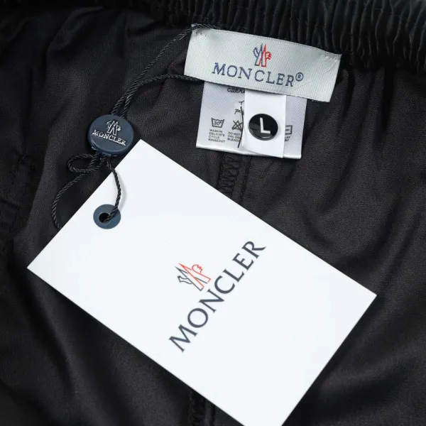 【MONCLER  公式旗艦店】モンクレール   ショートパンツご好評に付き再入荷！250225