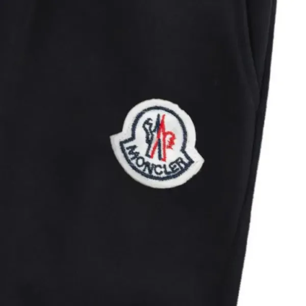 【MONCLER  公式旗艦店】モンクレール   ショートパンツご好評に付き再入荷！250225