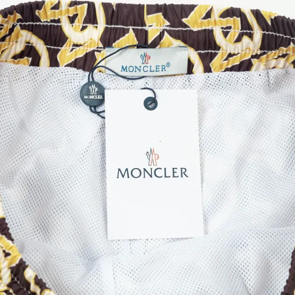 【MONCLER 公式旗艦店】モンクレール ショートパンツ  ご好評に付き再入荷！