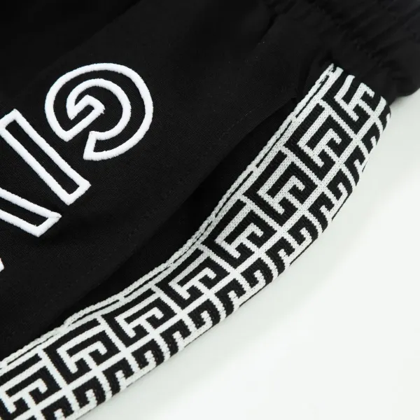【GIVENCHY  公式旗艦店】ジバンシー ショートパンツご好評に付き再入荷 240803