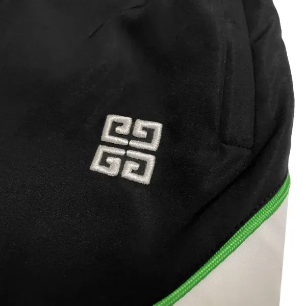 【GIVENCHY 公式旗艦店】ジバンシー   ショートパンツご好評に付き再入荷！