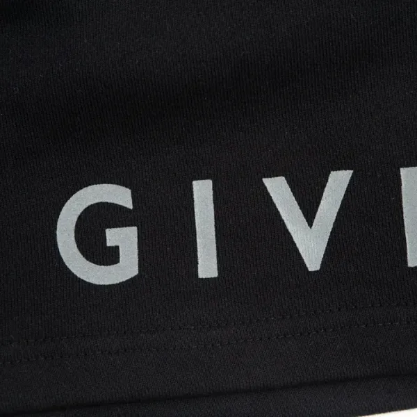【GIVENCHY 公式旗艦店】ジバンシー   ショートパンツご好評に付き再入荷！