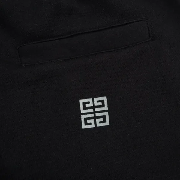 【GIVENCHY 公式旗艦店】ジバンシー   ショートパンツご好評に付き再入荷！