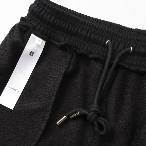 【GIVENCHY 公式旗艦店】ジバンシー   ショートパンツご好評に付き再入荷！