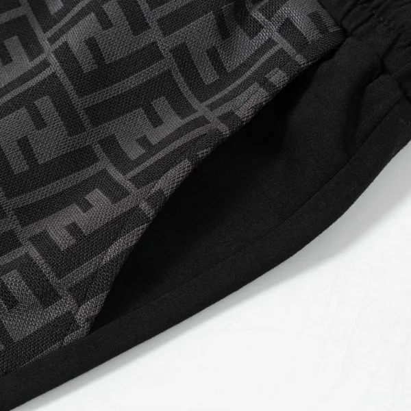 【FENDI  公式旗艦店】フェンディ  ショートパンツご好評に付き再入荷！250226