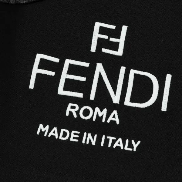 【FENDI  公式旗艦店】フェンディ  ショートパンツご好評に付き再入荷！250226