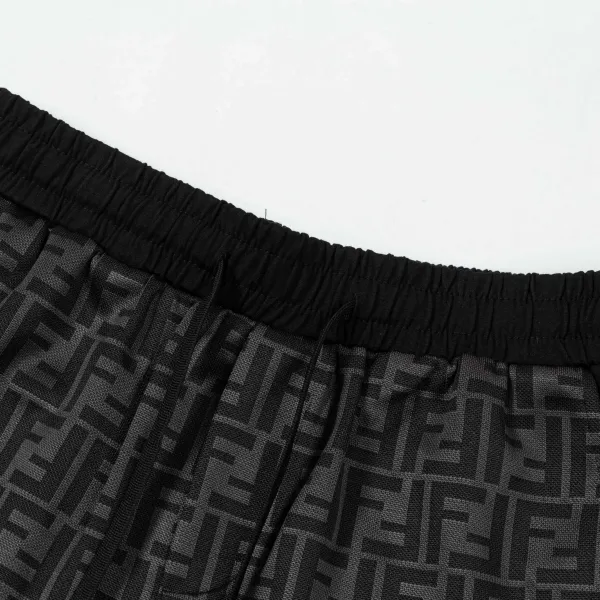 【FENDI  公式旗艦店】フェンディ  ショートパンツご好評に付き再入荷！250226