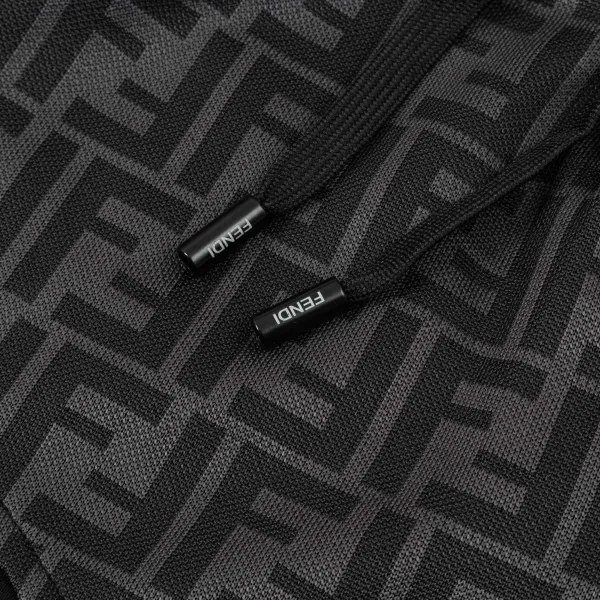 【FENDI  公式旗艦店】フェンディ  ショートパンツご好評に付き再入荷！250226