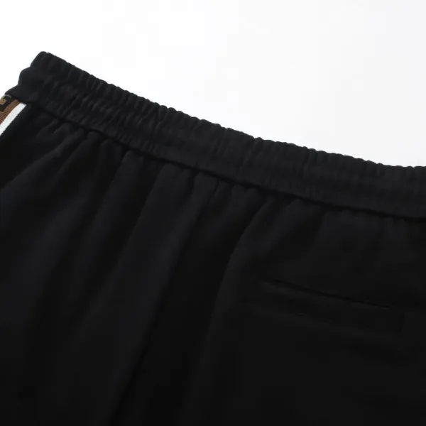 【FENDI 公式旗艦店】フェンディ ショートパンツご好評に付き再入荷!250226 【FENDI 公式旗艦店】フェンディ ショートパンツご好評に付き再入荷!250226